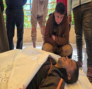 وداع وتشييع الشهيد باسل السقا الذي ارتقى بنيران جيش الاحتلال قرب منزله في منطقة القرارة شمال خان يونس