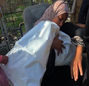 وداع وتشييع الطفل إياد أحمد الربيعية (3 أعوام) والذي ارتقى جراء قصف الزوارق  الحربية الإسرائيلية لخيام النازحين جنوب غرب خان يونس