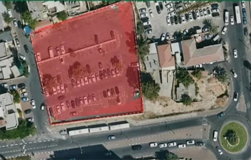 صورة تظهر المنطقة المظللة باللون الأحمر والتي التي ستقام بها المدرسة (المصدر: محافظة القدس) 