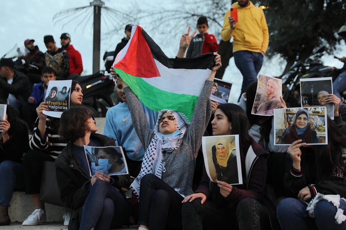  تظاهرة في منطقة باب العامود في القدس اسنادا للأسيرات في سجون الاحتلال بمناسبة يوم المرأة العالمي (تصوير: وفا)