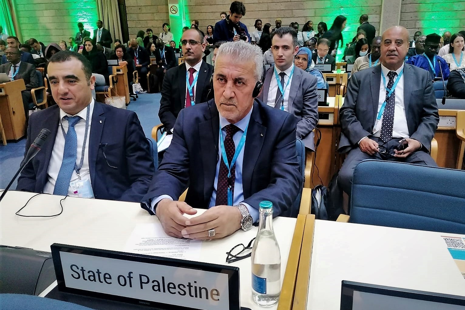 وزير الحكم المحلي مجدي الصالح والوفد الفلسطيني المشارك في أعمال الدورة