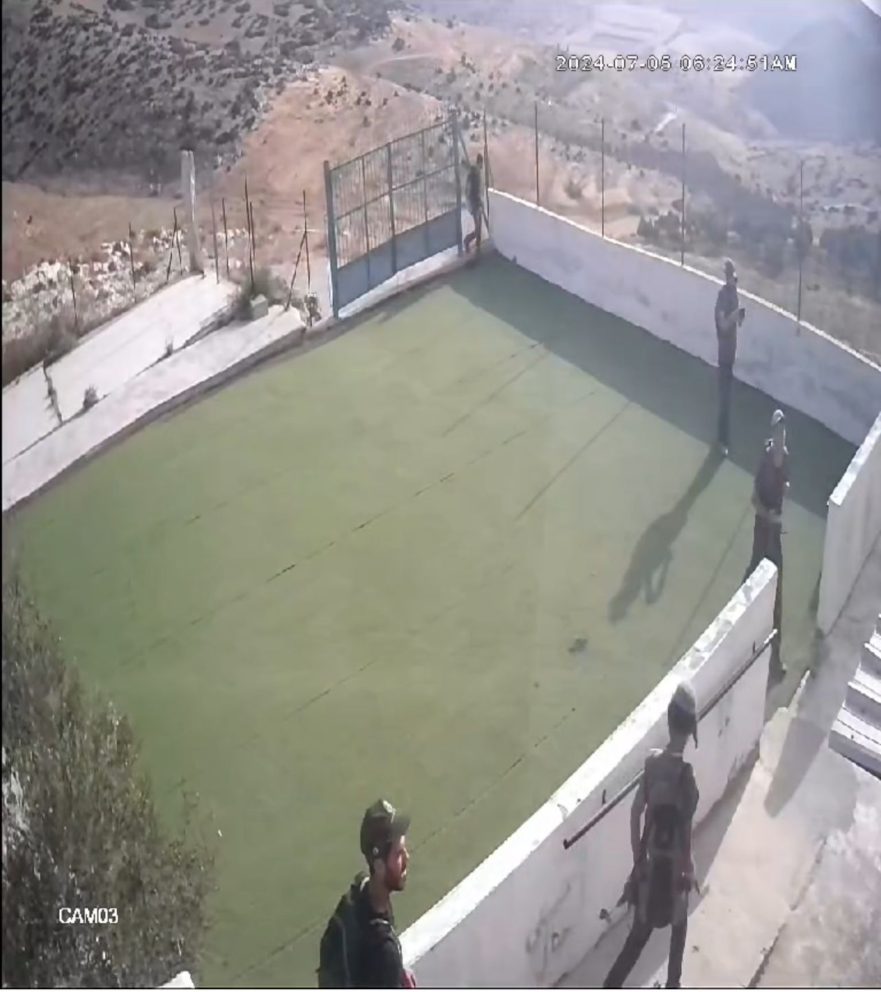  اعتداء سابق على المدرسة  