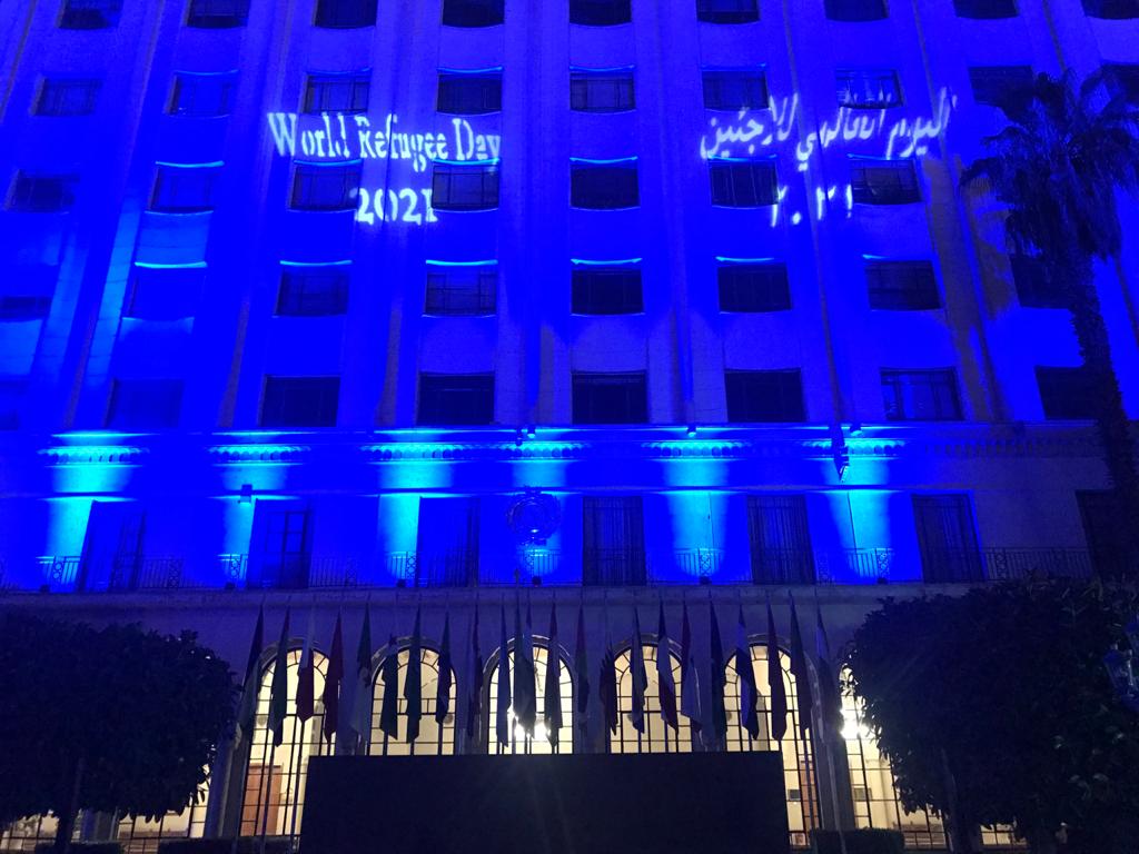 إضاءة مبنى الأمانة العامة لجامعة الدول العربية باللون الأزرق بمناسبة اليوم العالمي للاجئين
