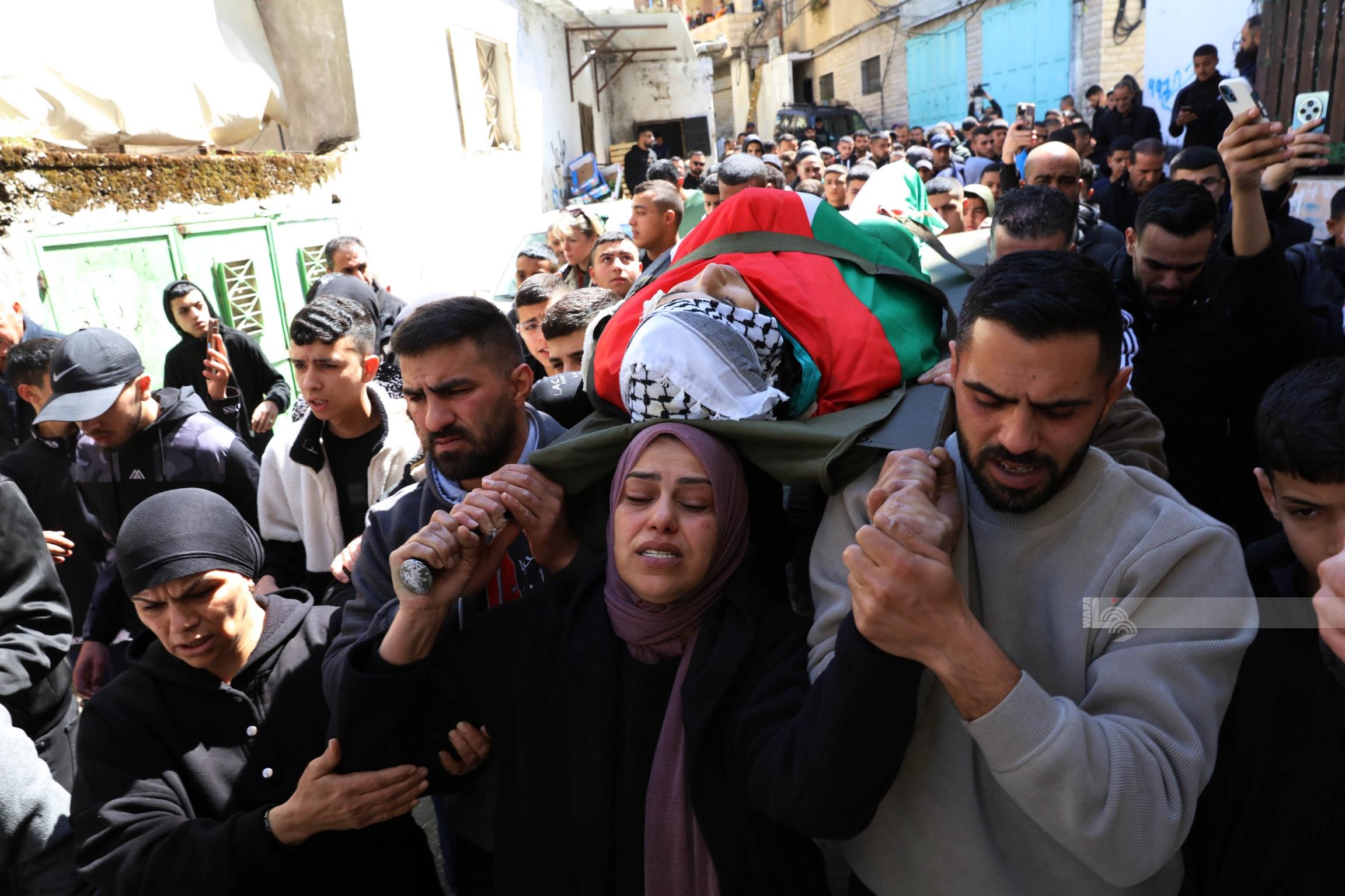 تشييع جثمان الشهيد الطفل آدم دهمان في بيت لحم (تصوير: أحمد مزهر/وفا)