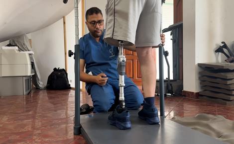 جلسات تأهيل لمبتوري الأطراف في غزة