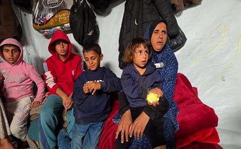 كفيفة تعيل 7 أطفال بعد استشهاد زوجها في غزة