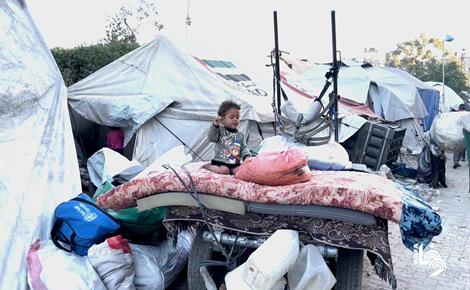 نازحون في غزة يكافحون للبقاء على قيد الحياة 