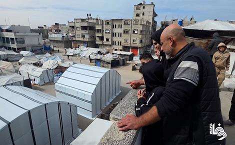 أسرة أبو طحلة تعود لخيمة النزوح بعد العودة من مصر لغزة 